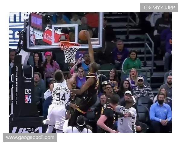 太阳强势挑战雄鹿巨星阵容 季后赛激战一触即发 太阳强势挑战雄鹿巨星阵容 季后赛激战一触即发