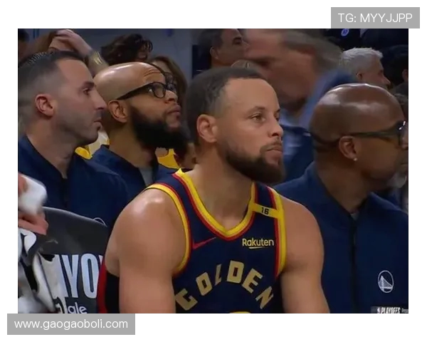 库里对阵雷霆的精彩数据统计分析与比赛回顾