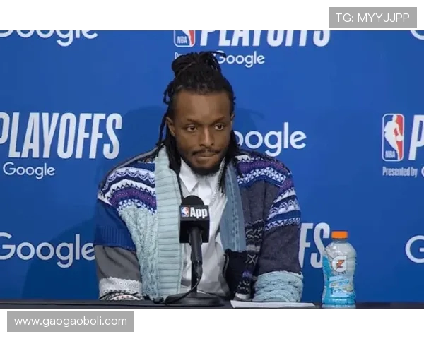 杰拉米格兰特如何在NBA赛场上展现个人风采与团队合作的完美结合